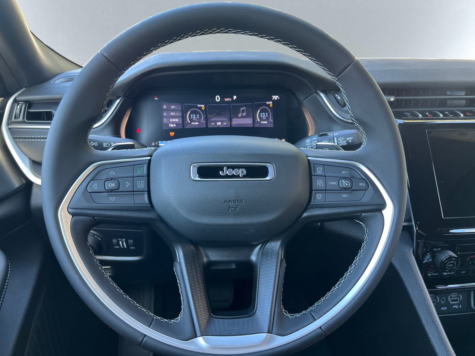 new 2025 Jeep Grand Cherokee car, priced at $38,775