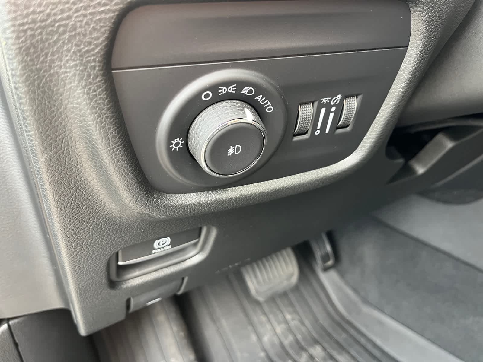 used 2025 Jeep Grand Cherokee L car, priced at $43,397