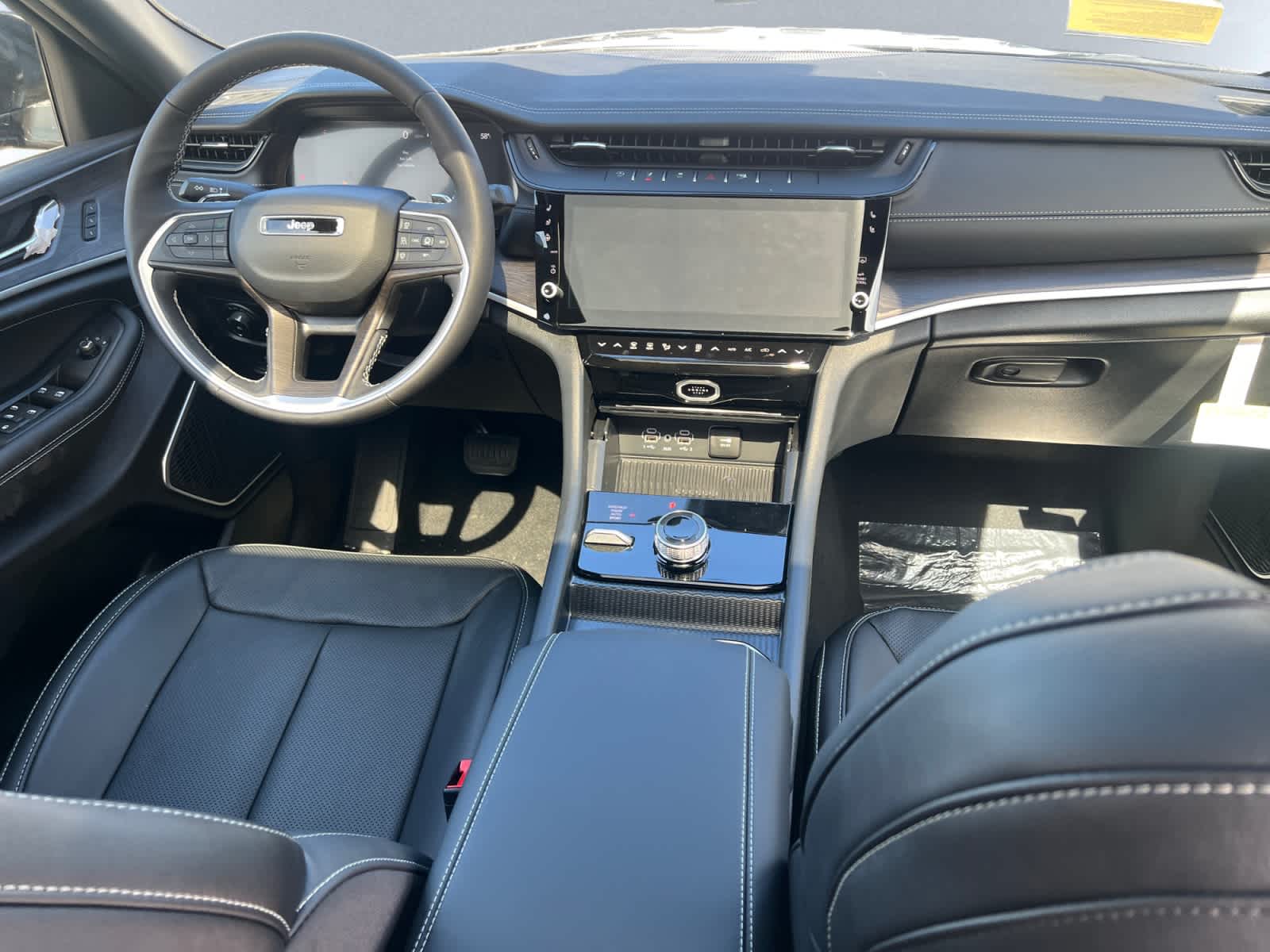 new 2026 Jeep Grand Cherokee car, priced at $56,800