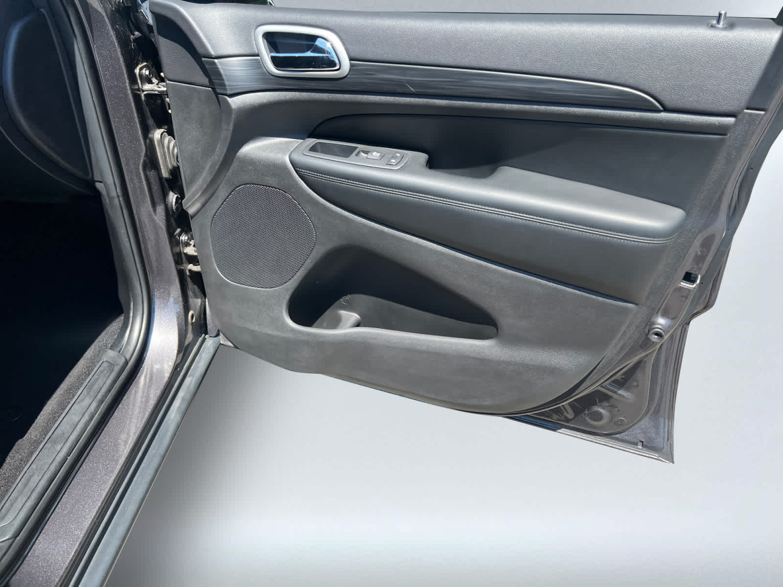 used 2020 Jeep Grand Cherokee car, priced at $23,097