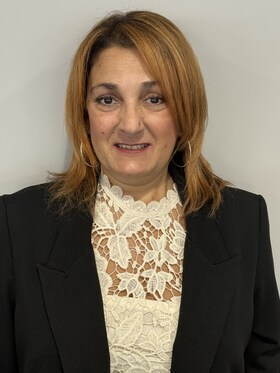 Staff member Donna Barna from ID_5c4a13