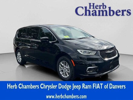 2026 Chrysler Pacifica SELECT Passenger Van