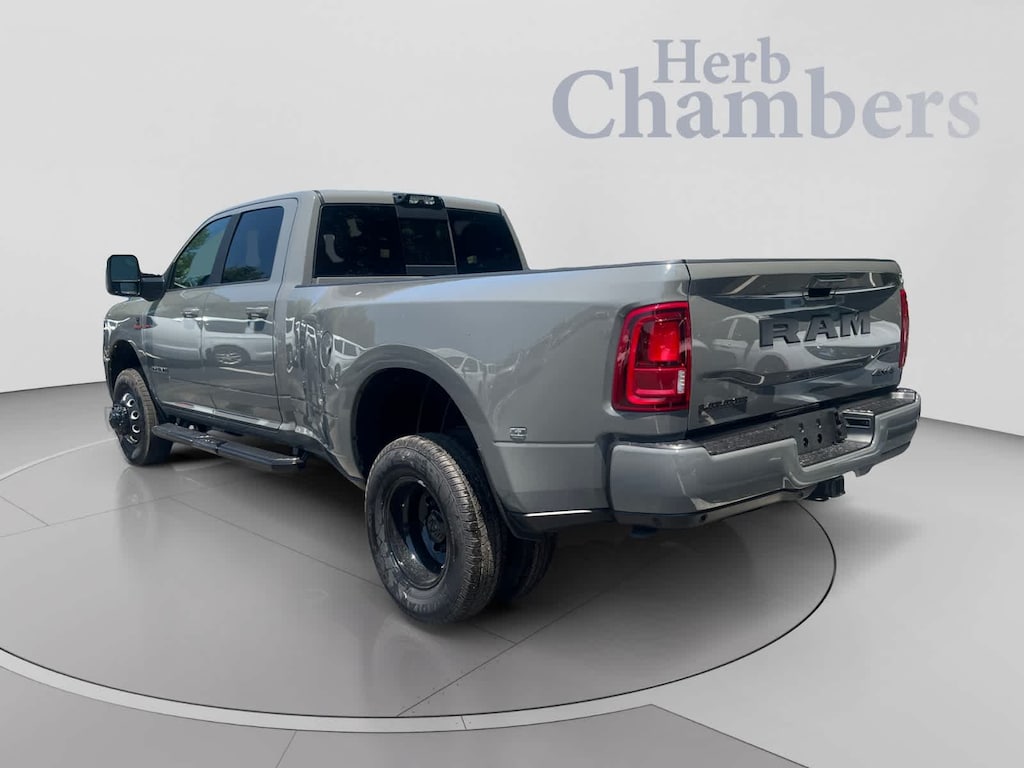 New 2026 Ram 3500 LARAMIE CREW CAB 4X4 8' BOX Pickup