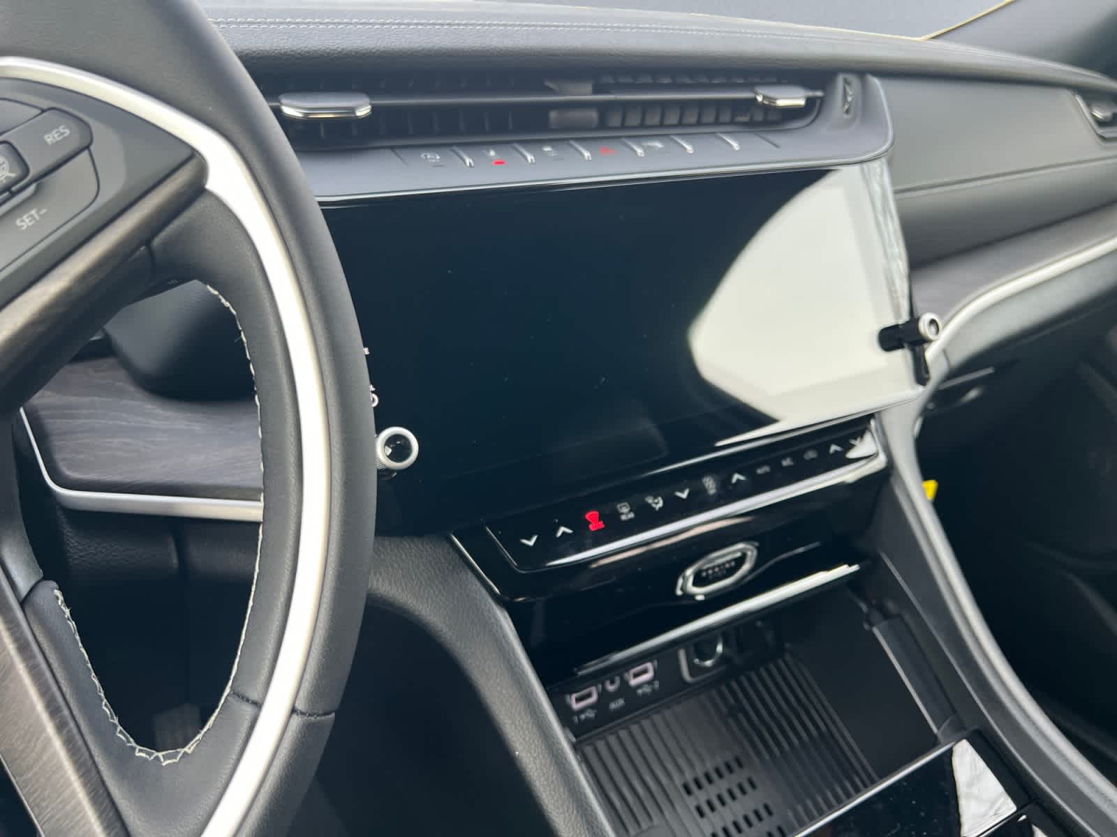 new 2026 Jeep Grand Cherokee car, priced at $48,750