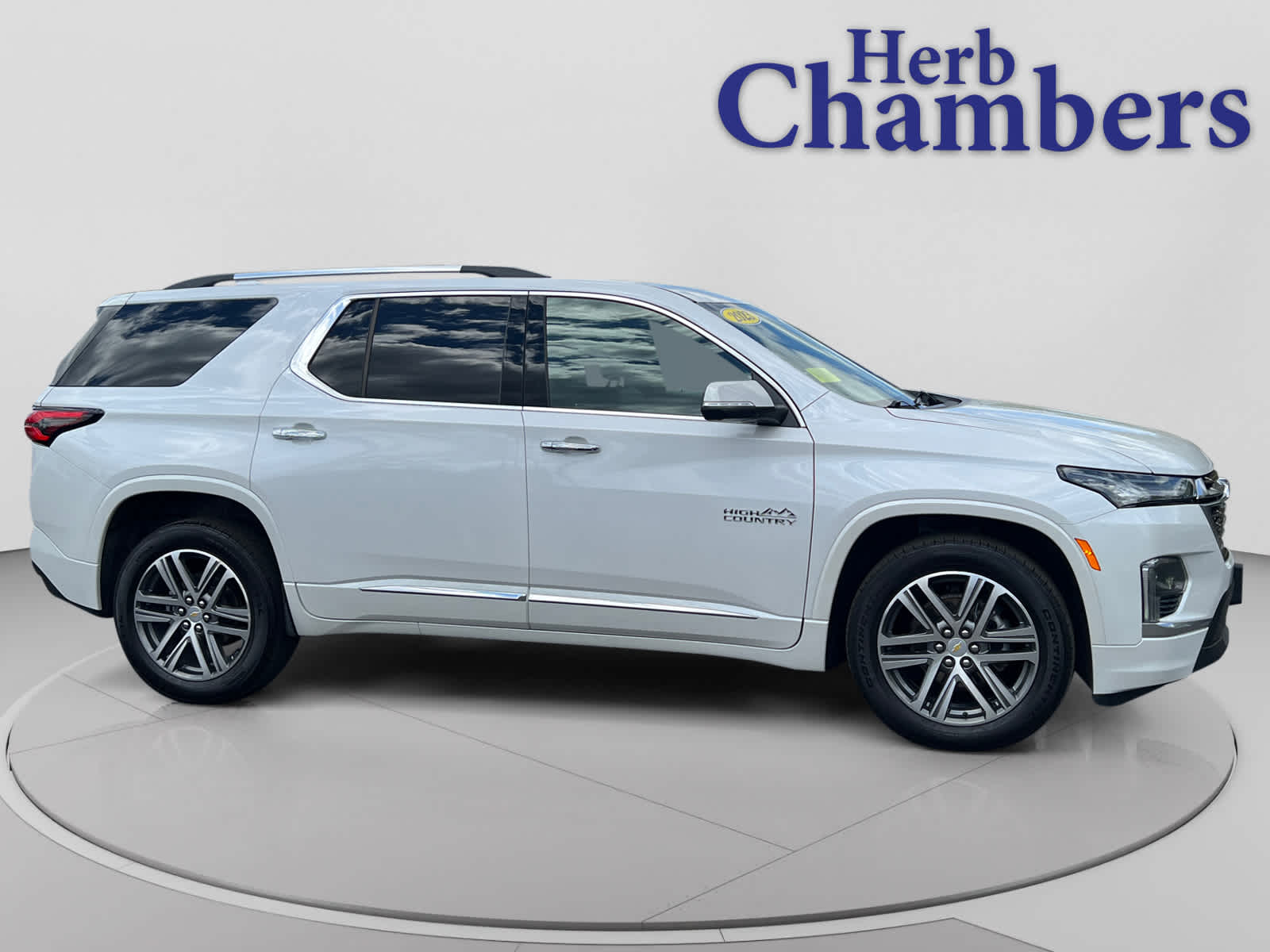 used 2023 Chevrolet Traverse car, priced at $38,497