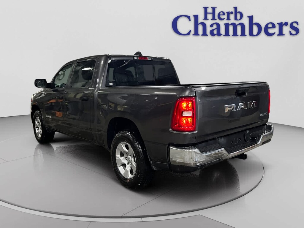 New 2026 Ram 1500 TRADESMAN CREW CAB 4X4 5'7 BOX Pickup