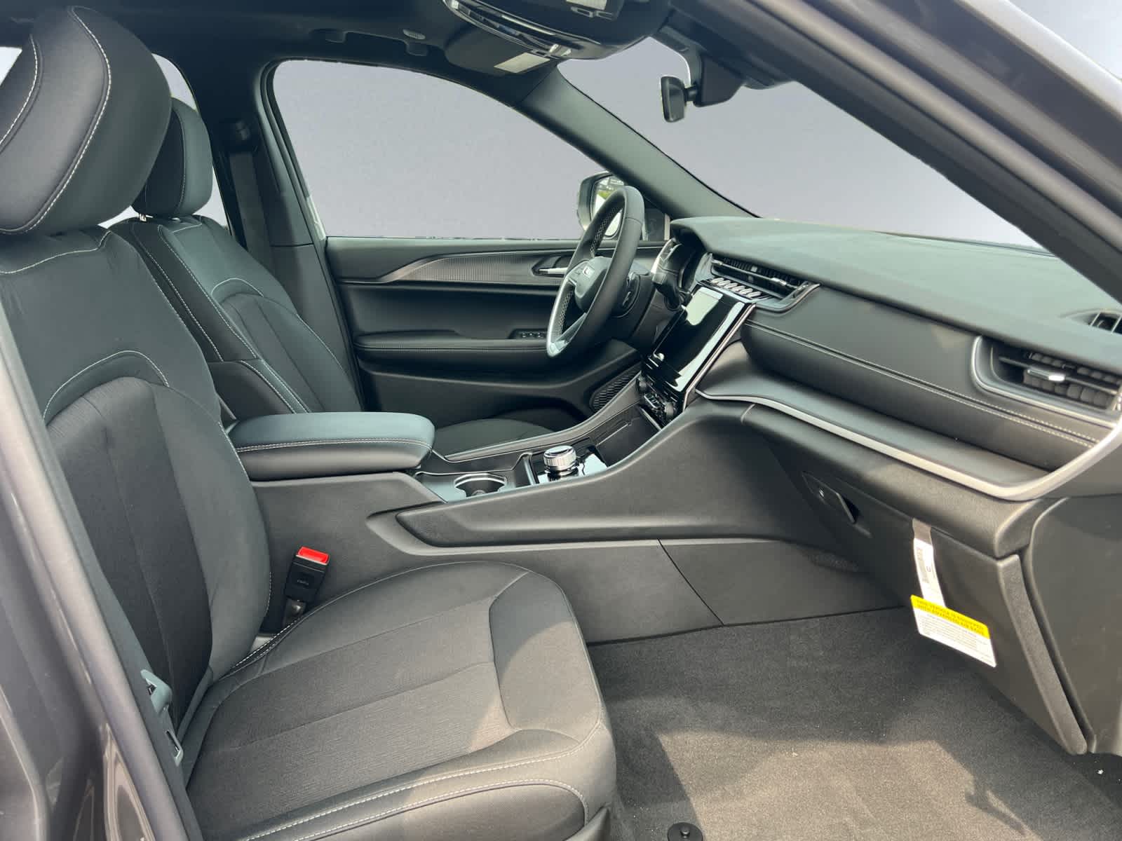 new 2025 Jeep Grand Cherokee car, priced at $39,770