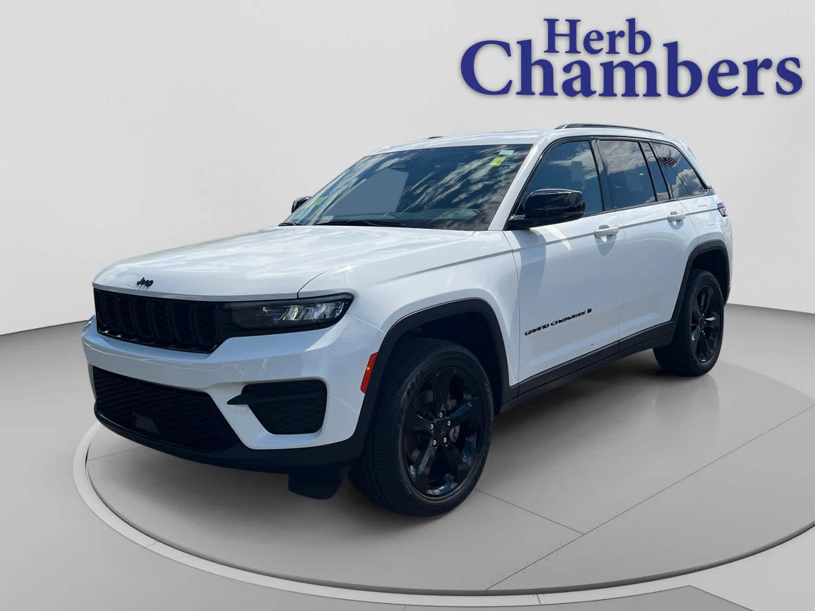 used 2023 Jeep Grand Cherokee car, priced at $34,297