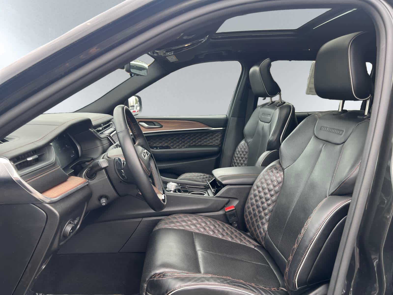 used 2023 Jeep Grand Cherokee car, priced at $39,797