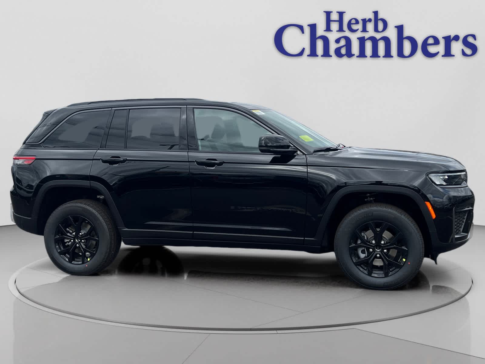 new 2026 Jeep Grand Cherokee car, priced at $48,170