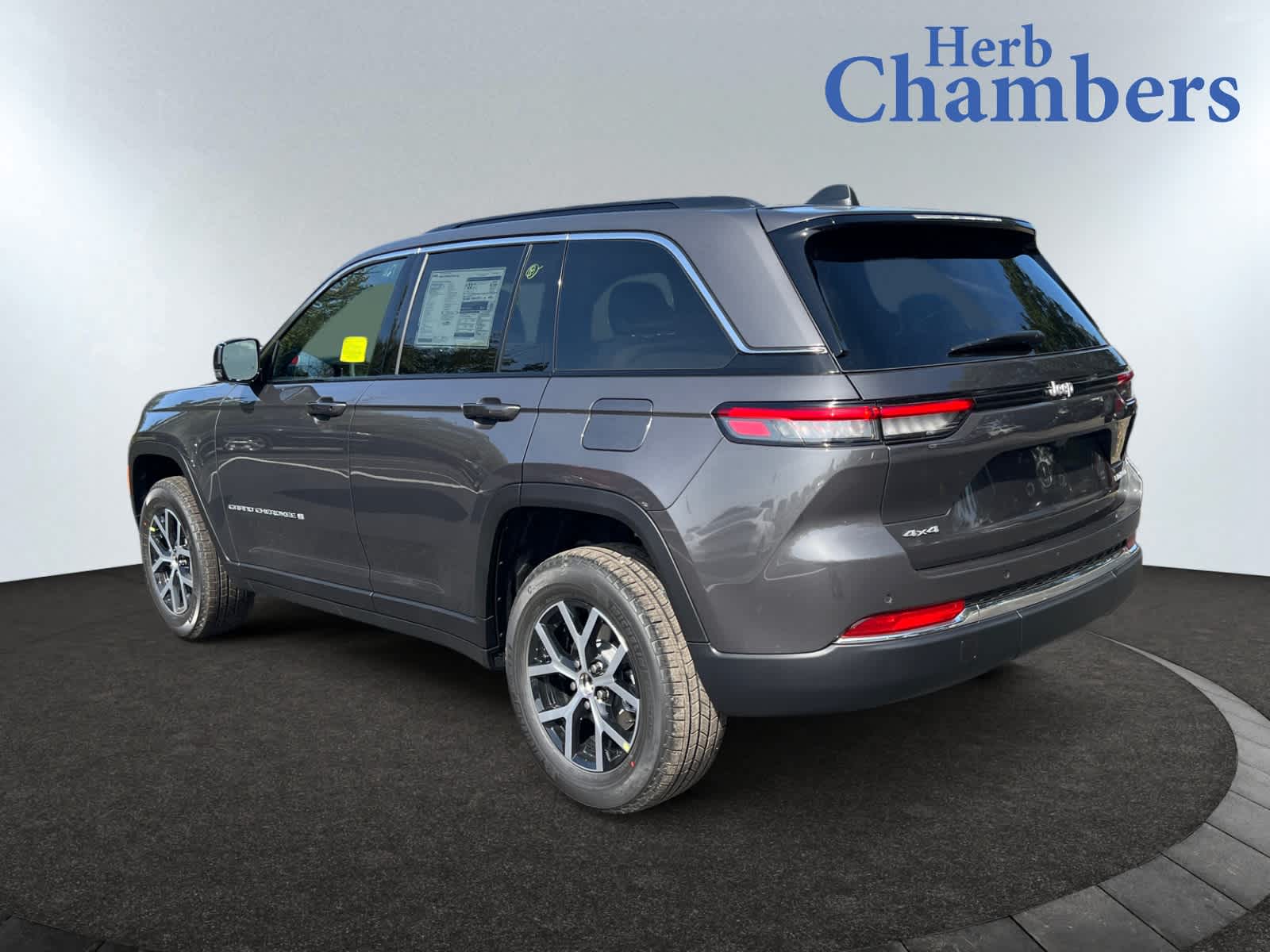 2025 Jeep Grand Cherokee Limited photo 3