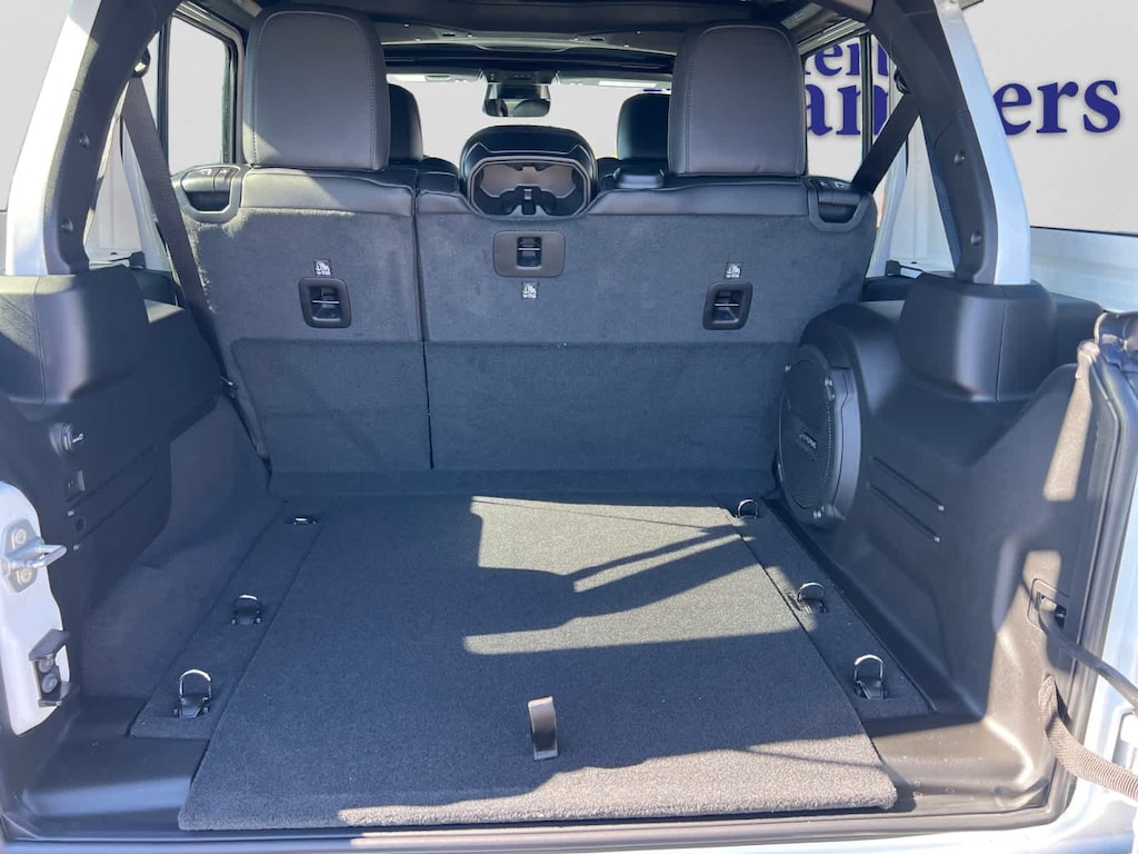 New 2026 Jeep Wrangler 4-DOOR SAHARA Sport Utility