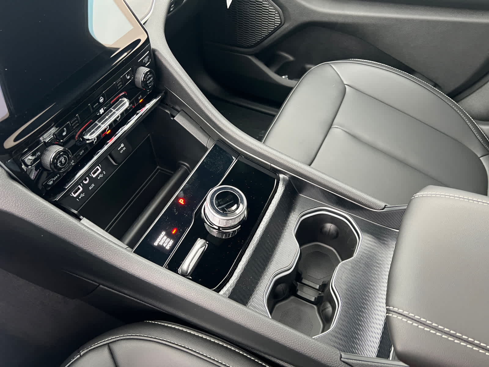 new 2025 Jeep Grand Cherokee car, priced at $47,405