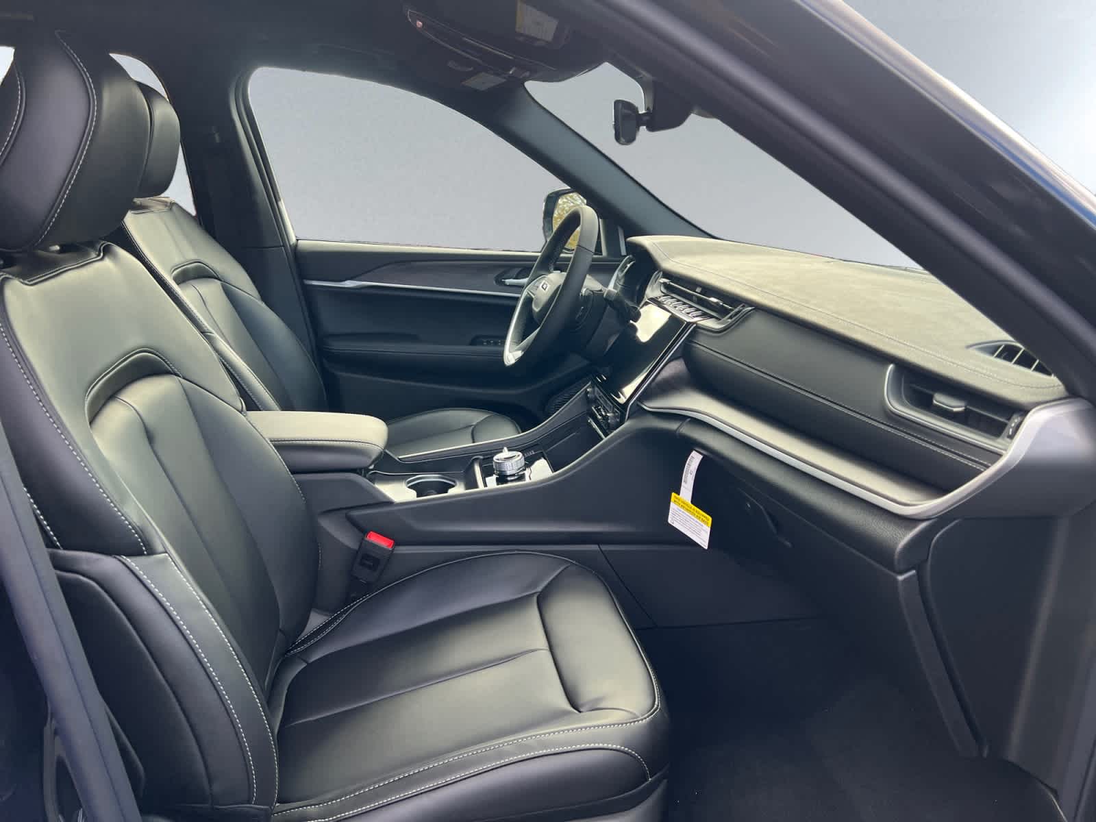 new 2025 Jeep Grand Cherokee car, priced at $48,135