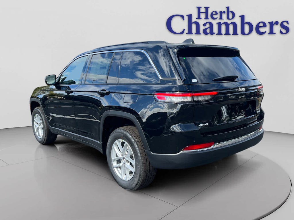 New 2025 Jeep Grand Cherokee LAREDO X 4X4 Sport Utility