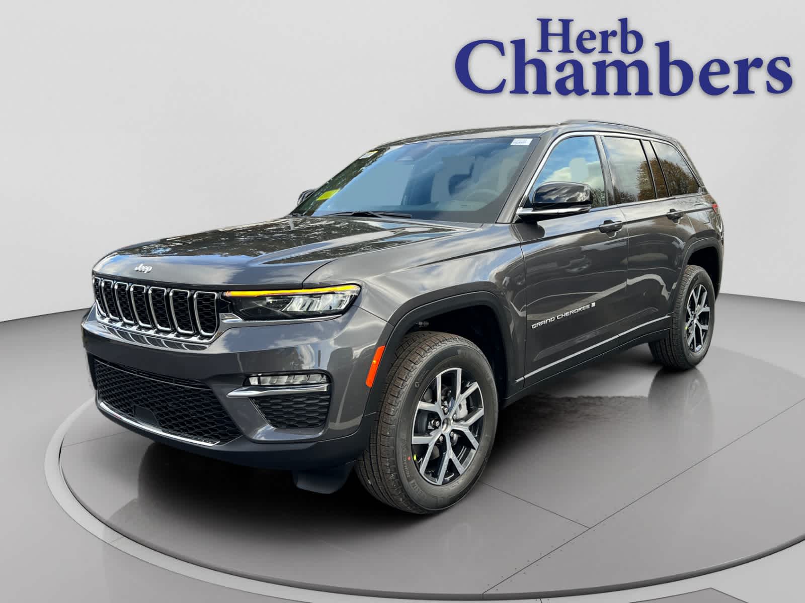 new 2025 Jeep Grand Cherokee car, priced at $47,405