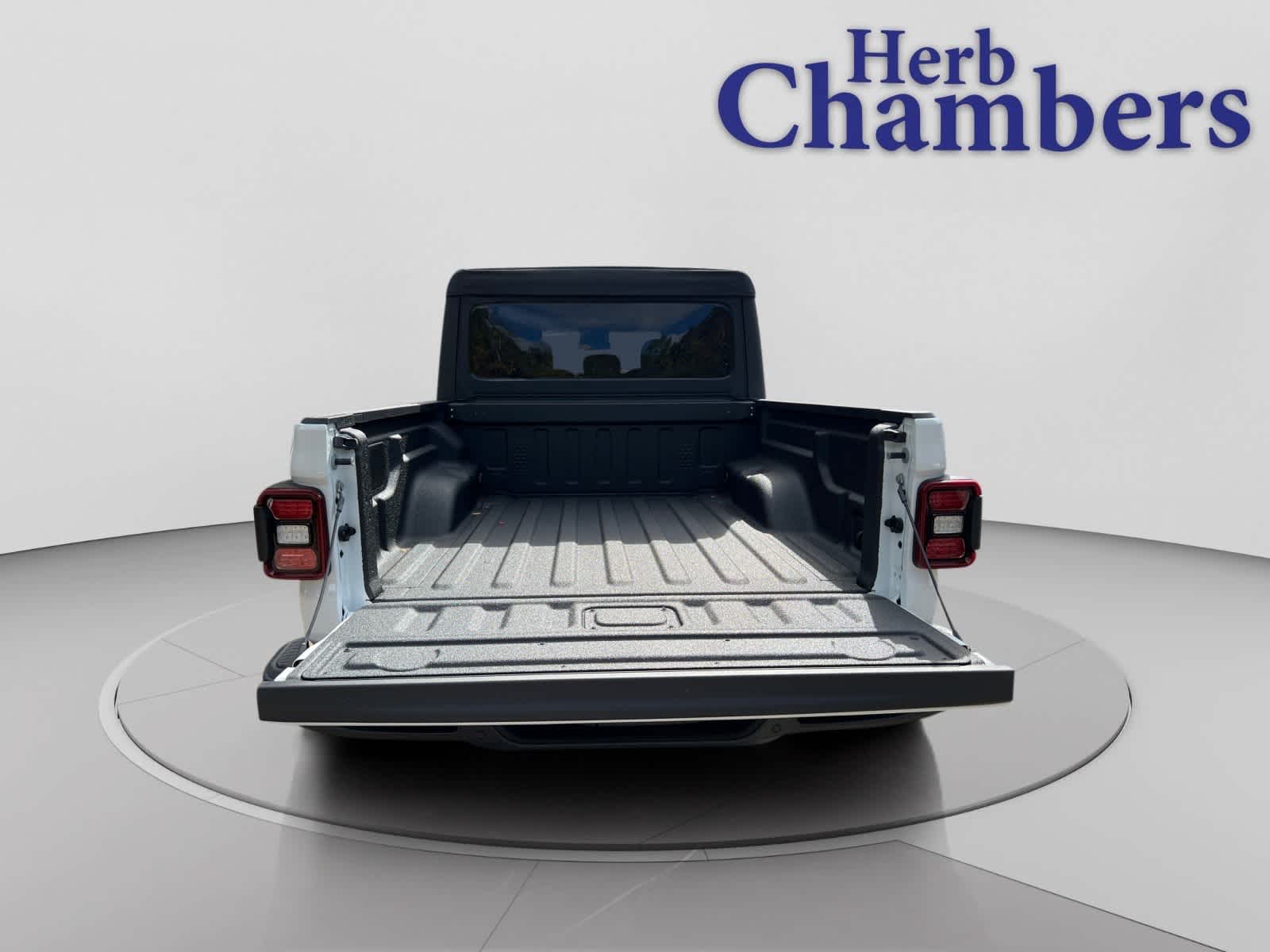 new 2025 Jeep Gladiator car, priced at $73,900