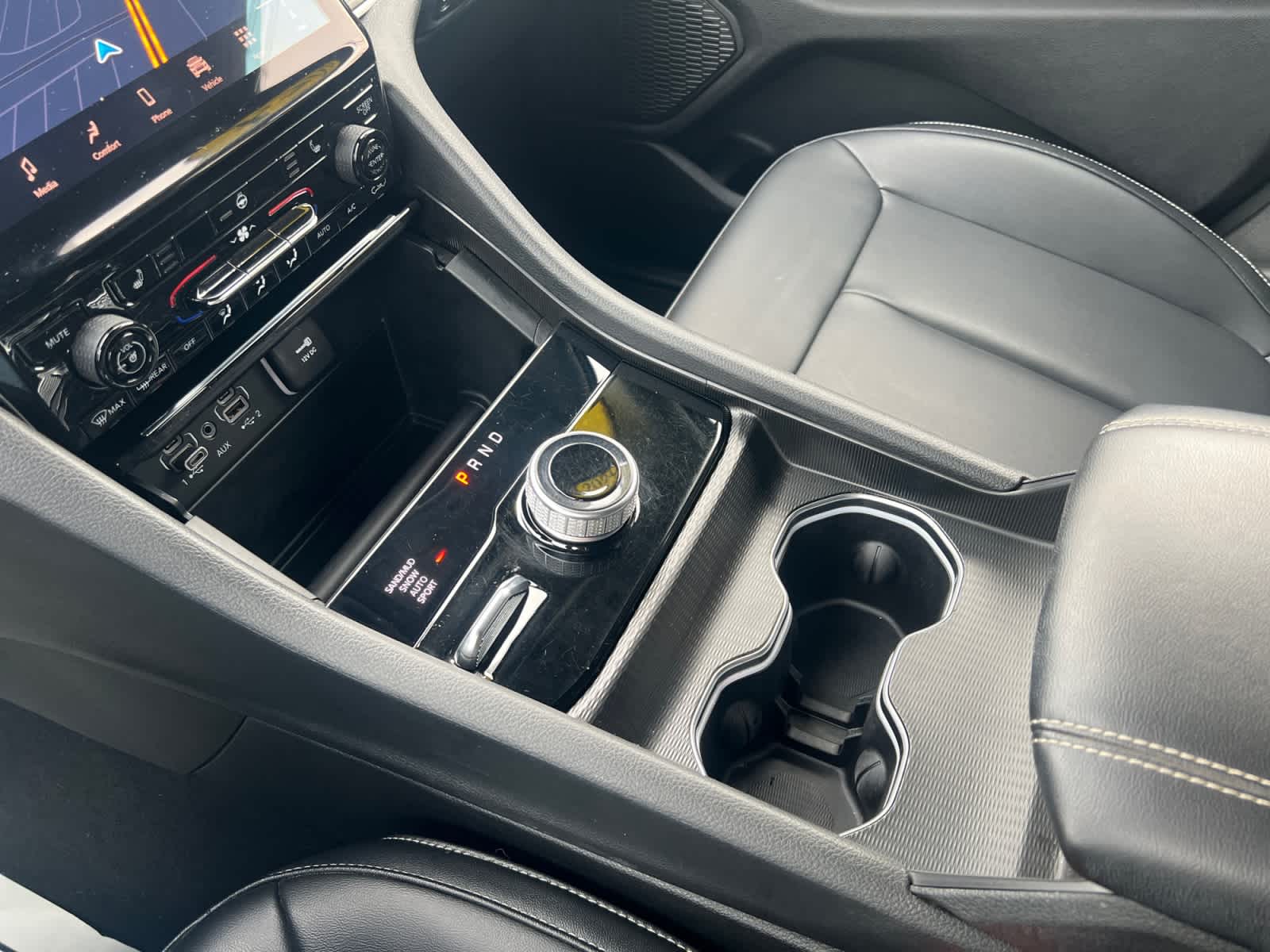 used 2024 Jeep Grand Cherokee car, priced at $37,997