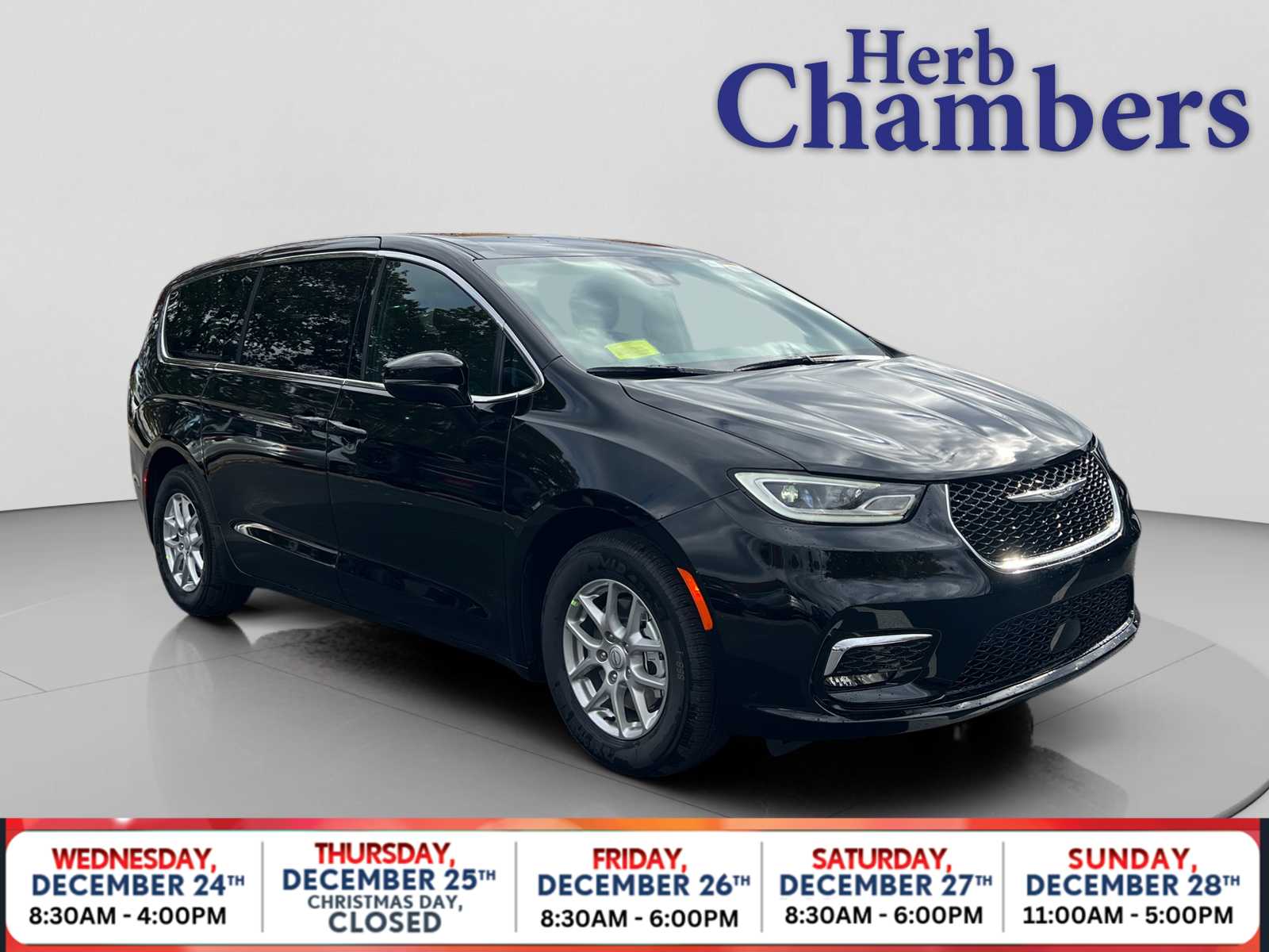 2026 Chrysler Pacifica Select's photo