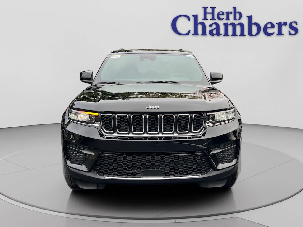 New 2025 Jeep Grand Cherokee LAREDO X 4X4 Sport Utility