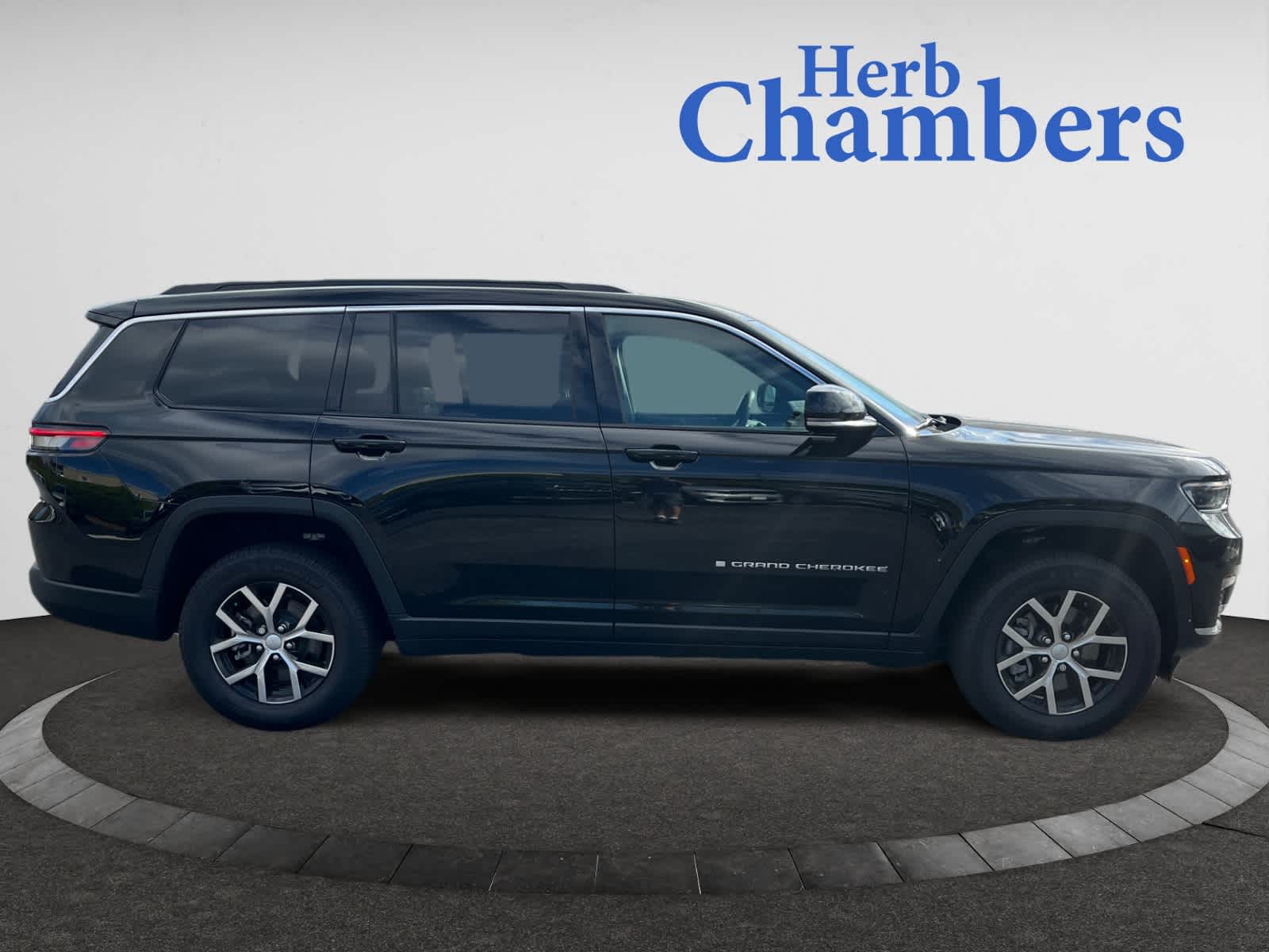 used 2025 Jeep Grand Cherokee L car, priced at $43,397