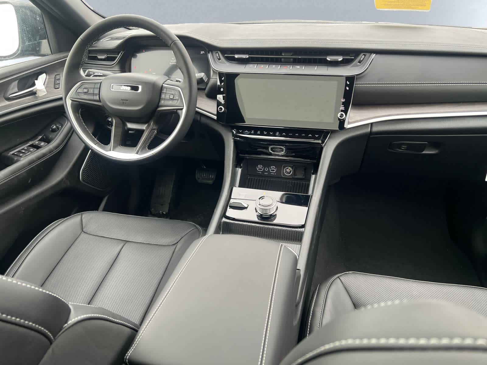 new 2026 Jeep Grand Cherokee car, priced at $55,800