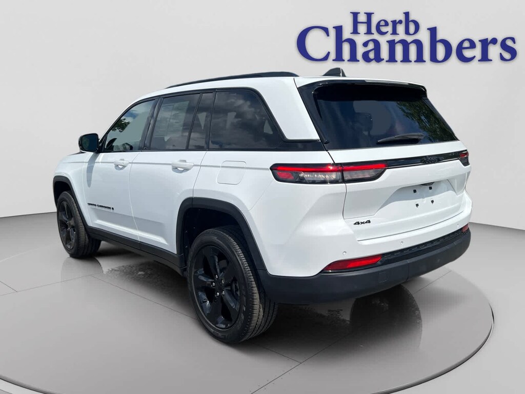 Used 2023 Jeep Grand Cherokee Altitude SUV