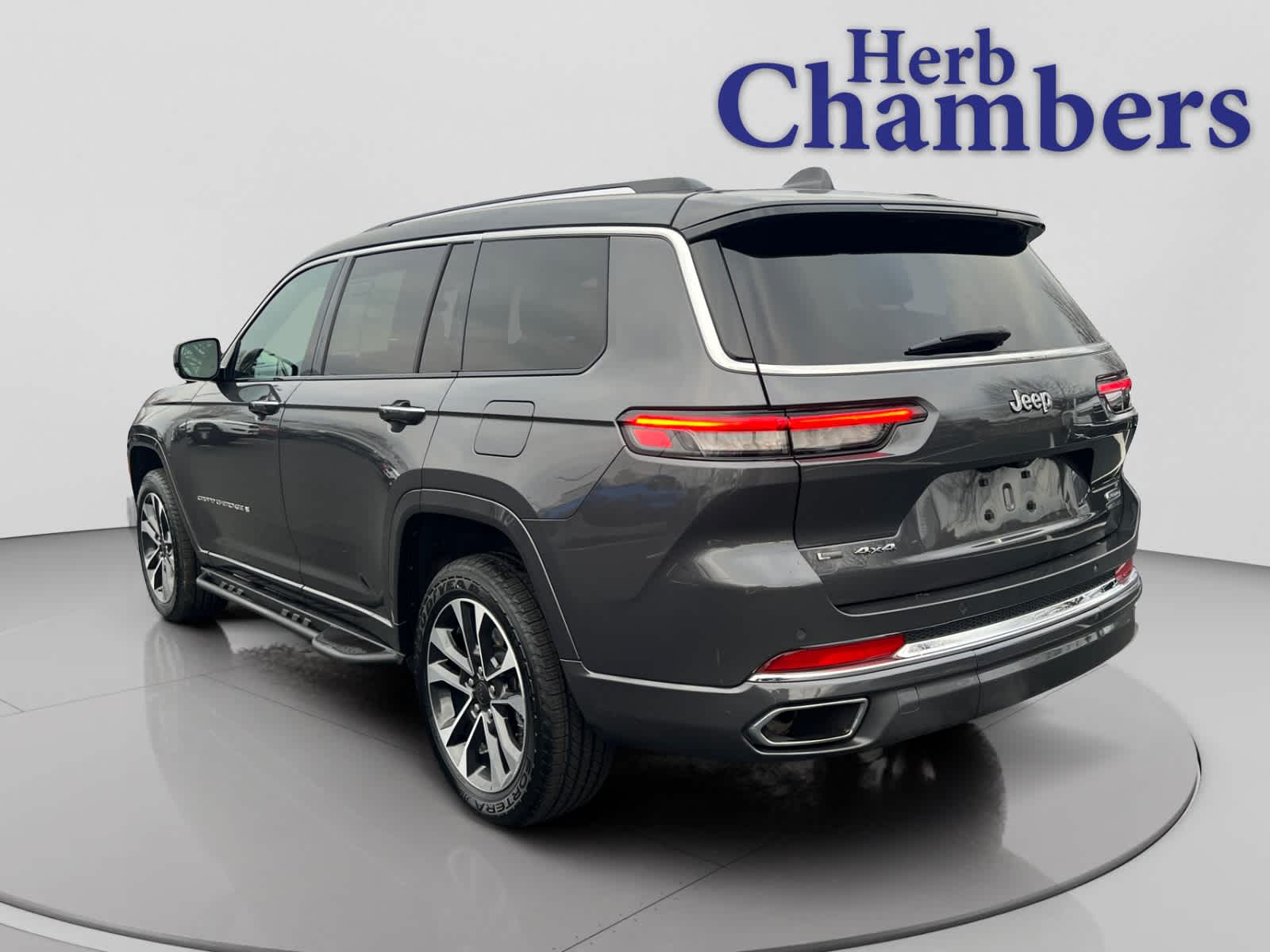 2023 Jeep Grand Cherokee Overland photo 3