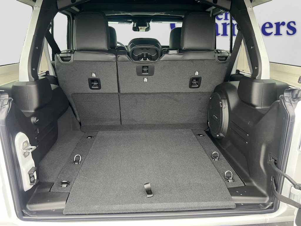 New 2026 Jeep Wrangler 4-DOOR SAHARA Sport Utility