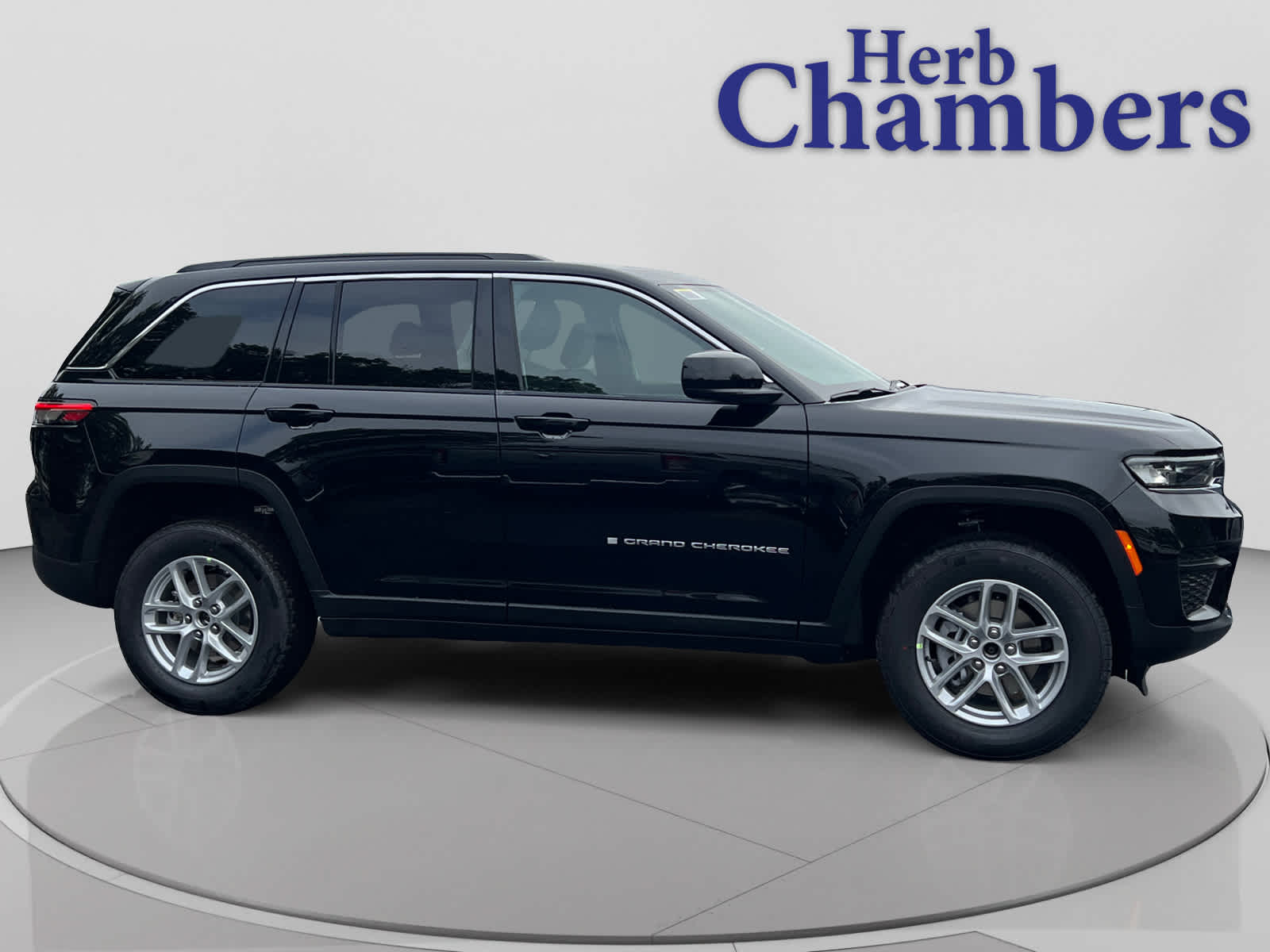 new 2025 Jeep Grand Cherokee car, priced at $39,575
