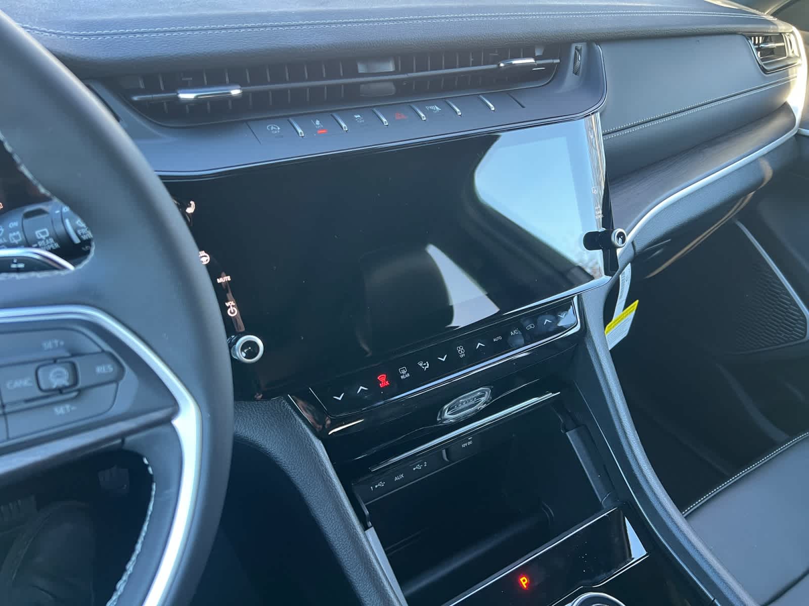 new 2026 Jeep Grand Cherokee car, priced at $47,985