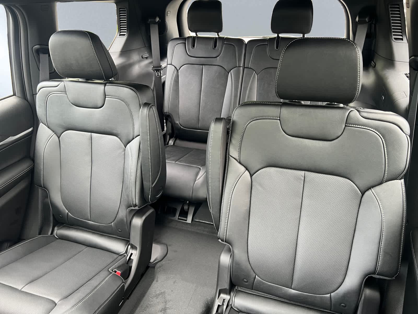 new 2026 Jeep Grand Cherokee car, priced at $53,780