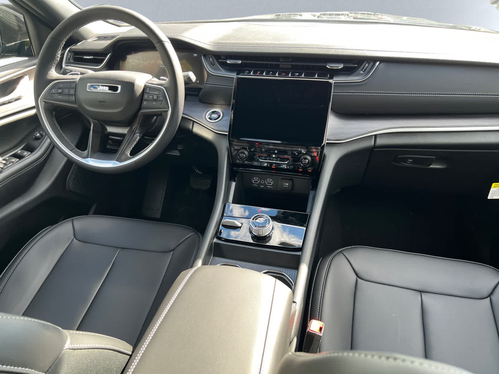 new 2025 Jeep Grand Cherokee car, priced at $47,405