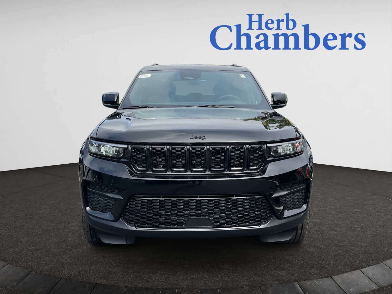 2025 Jeep Grand Cherokee Altitude photo 2