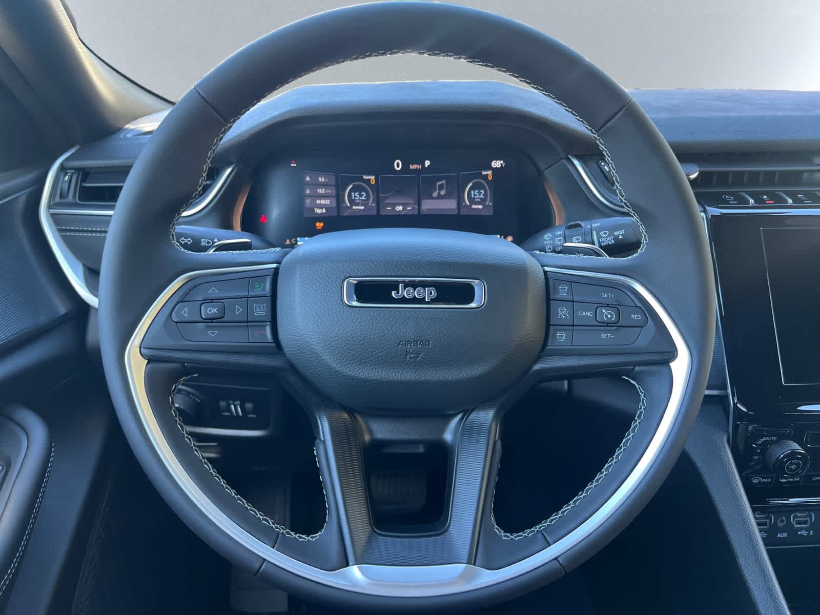 new 2025 Jeep Grand Cherokee car, priced at $38,775