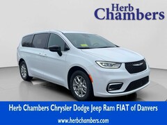 New 2026 Chrysler Pacifica SELECT Passenger Van Danvers