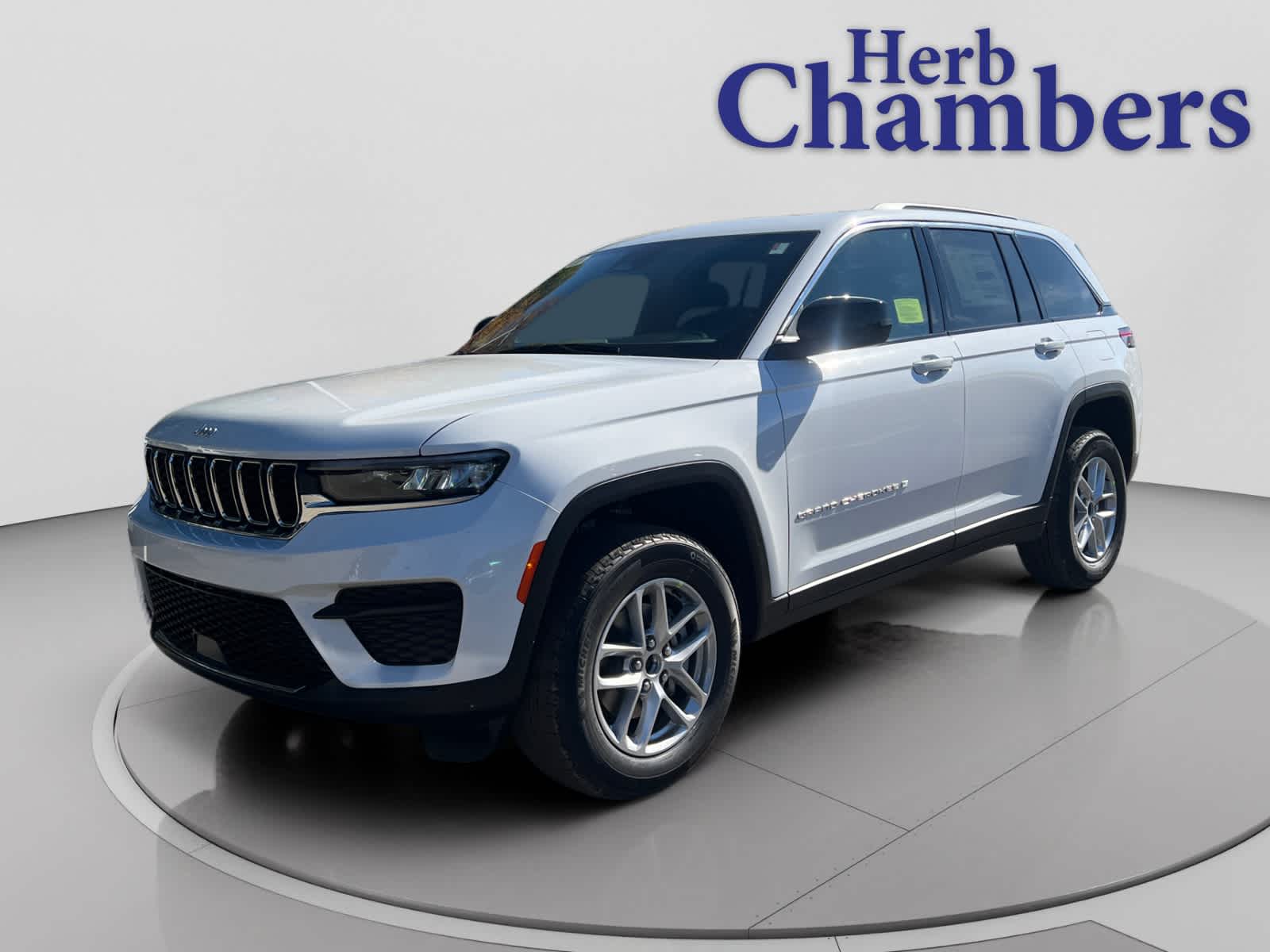 new 2025 Jeep Grand Cherokee car, priced at $38,180
