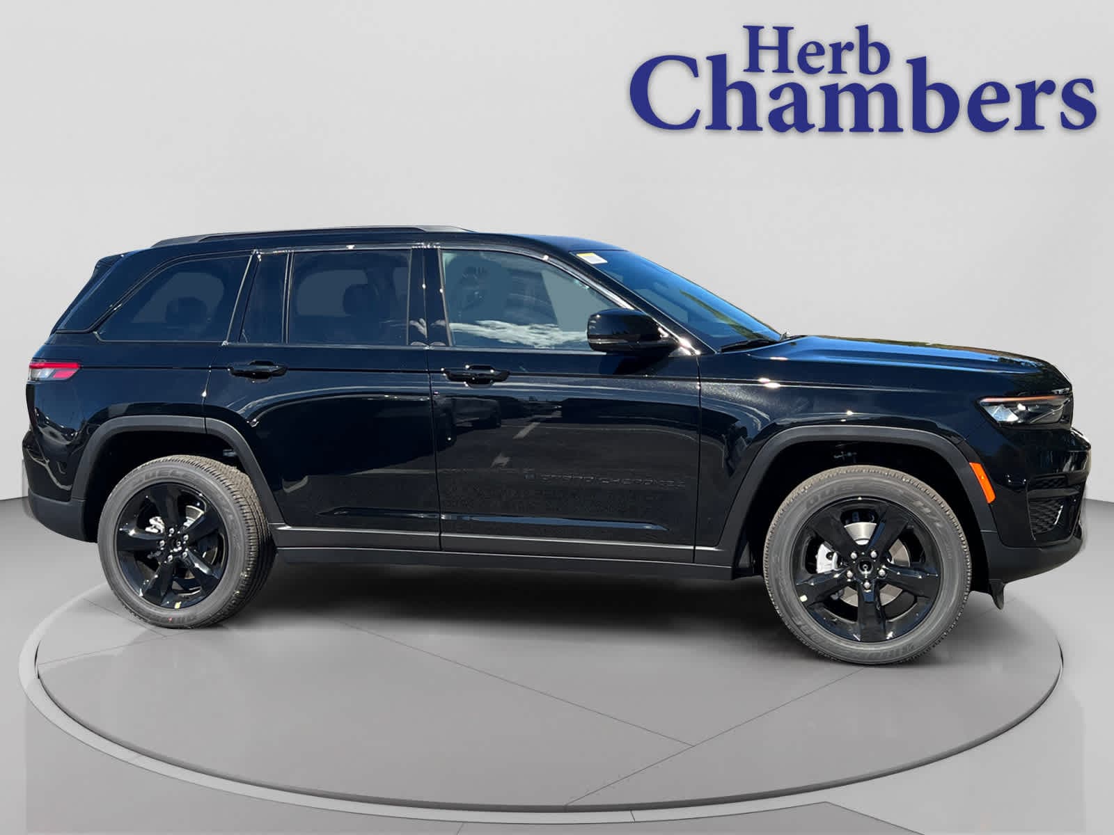 new 2025 Jeep Grand Cherokee car, priced at $45,770