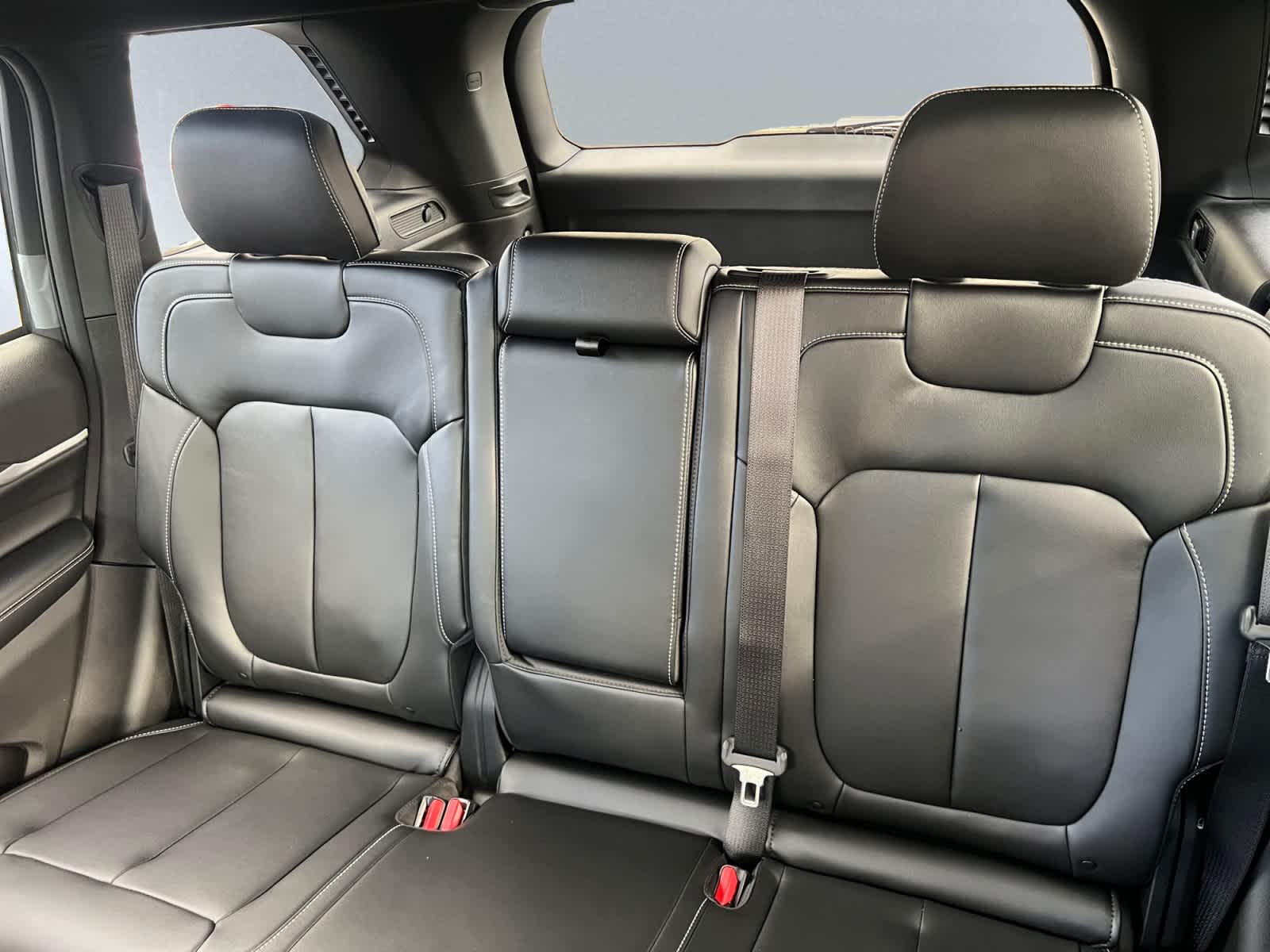 new 2025 Jeep Grand Cherokee car, priced at $48,135