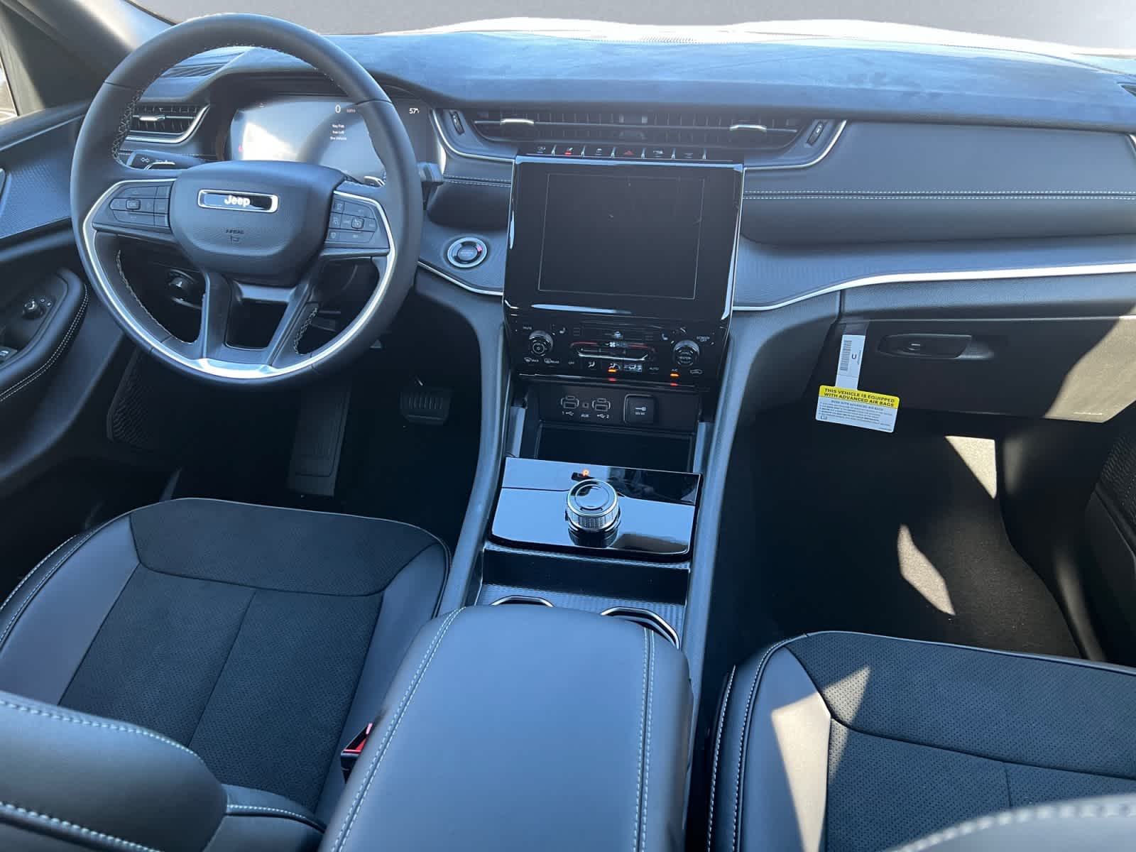 new 2025 Jeep Grand Cherokee car, priced at $45,770