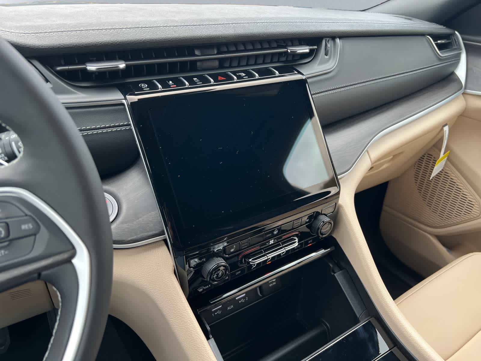 new 2025 Jeep Grand Cherokee car, priced at $47,410