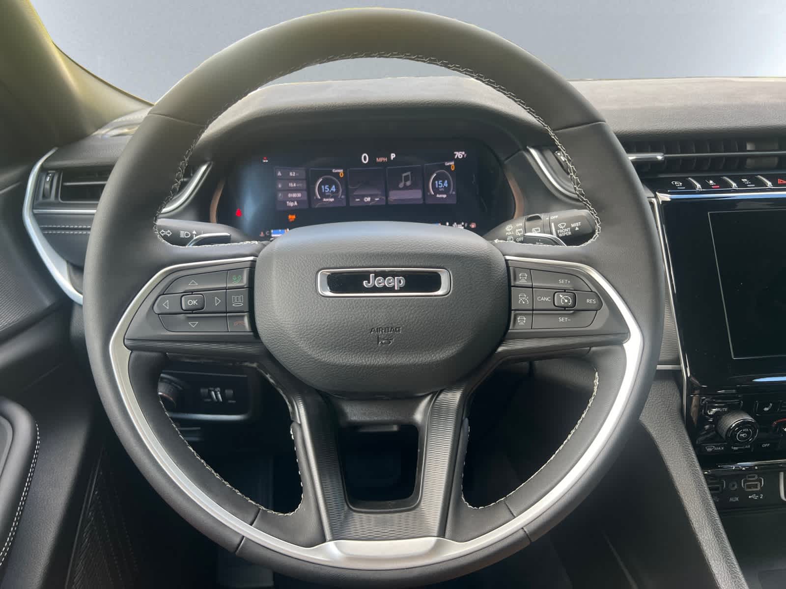 new 2025 Jeep Grand Cherokee car, priced at $44,180