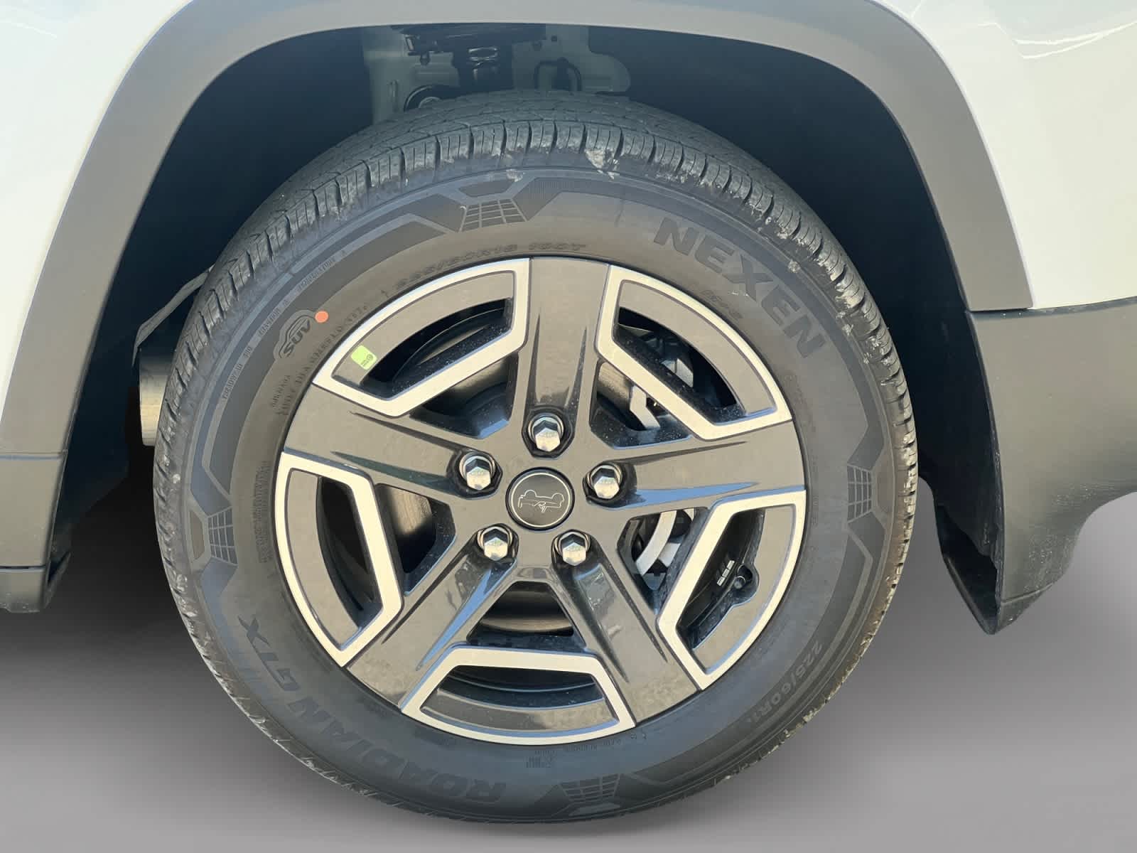 new 2026 Jeep Cherokee car, priced at $42,220