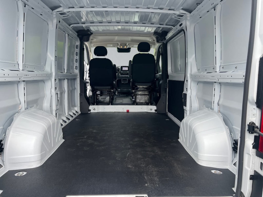 New 2025 Ram ProMaster PROMASTER 1500 TRADESMAN CARGO VAN LOW ROOF 136' W Cargo Van