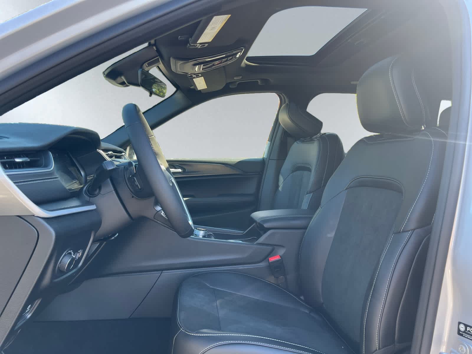 new 2025 Jeep Grand Cherokee car, priced at $45,770