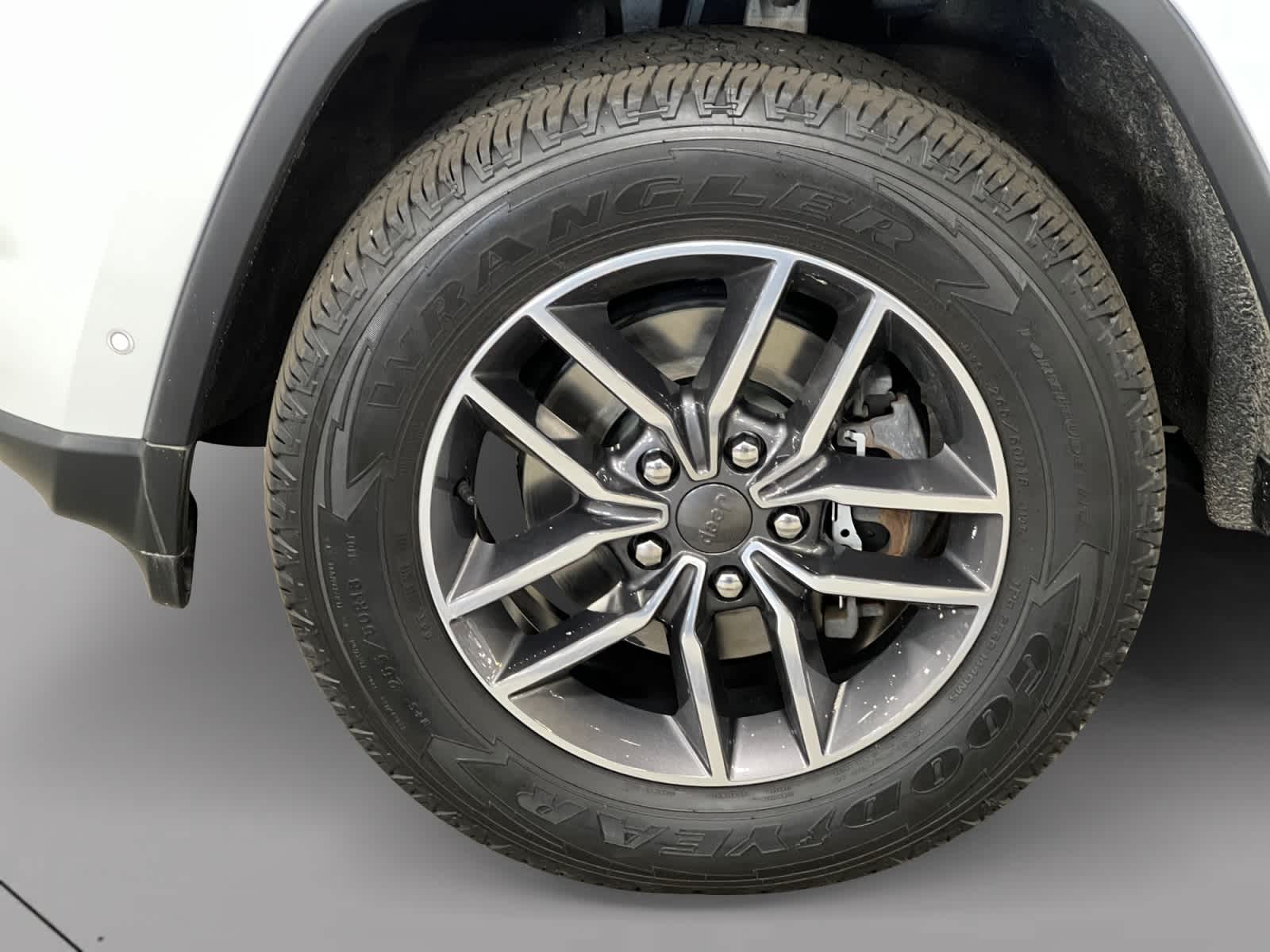 used 2020 Jeep Grand Cherokee car, priced at $24,197