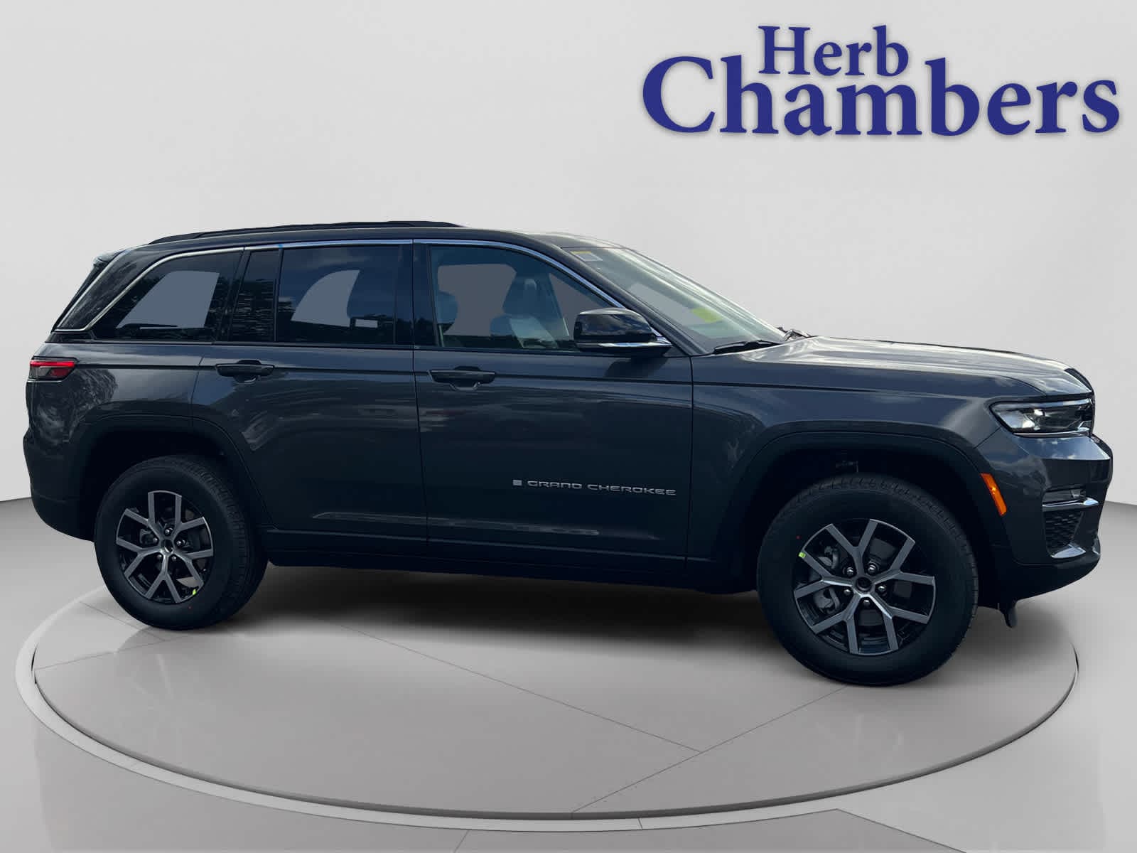 new 2025 Jeep Grand Cherokee car, priced at $47,405
