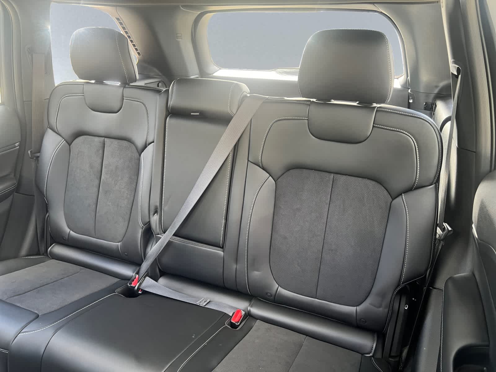 new 2025 Jeep Grand Cherokee car, priced at $44,180