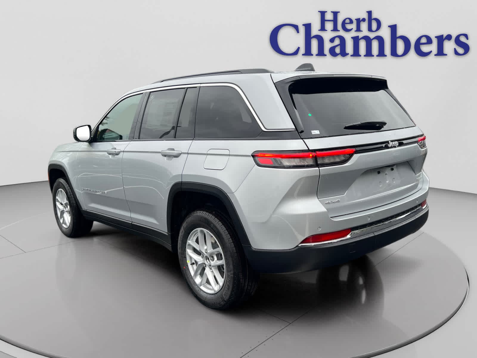 new 2025 Jeep Grand Cherokee car, priced at $39,575