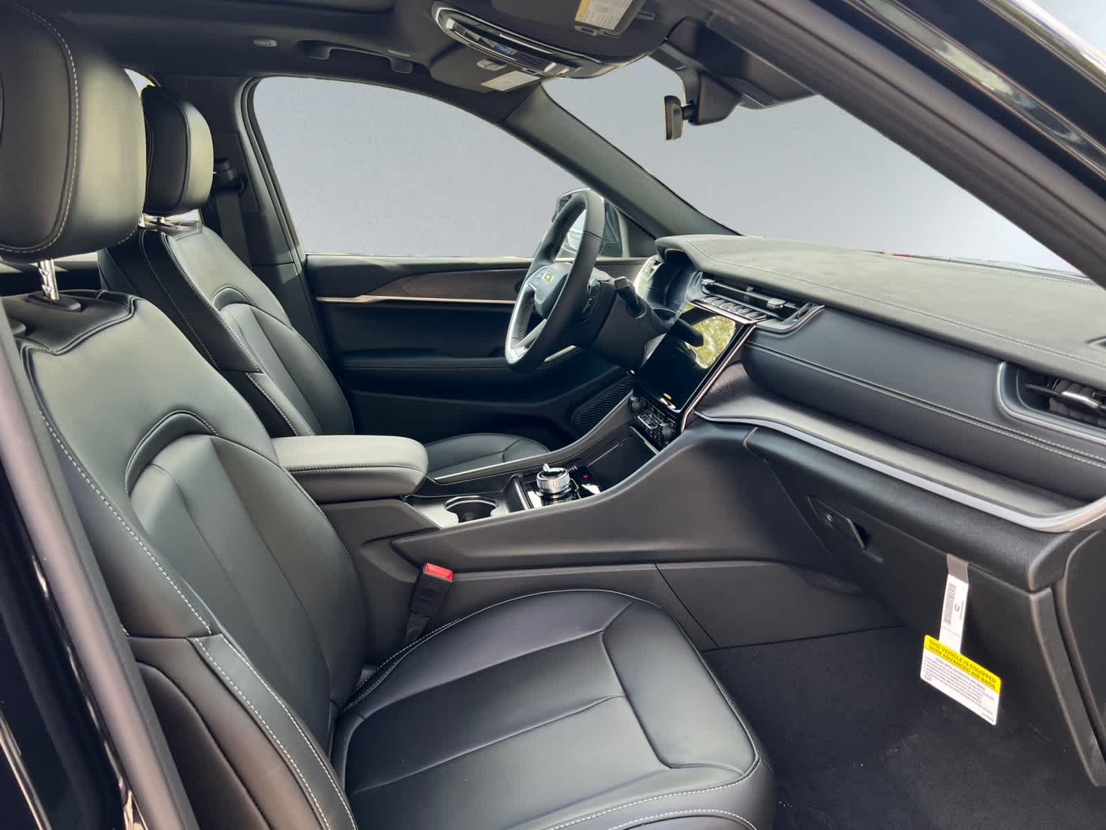 new 2025 Jeep Grand Cherokee car, priced at $47,405